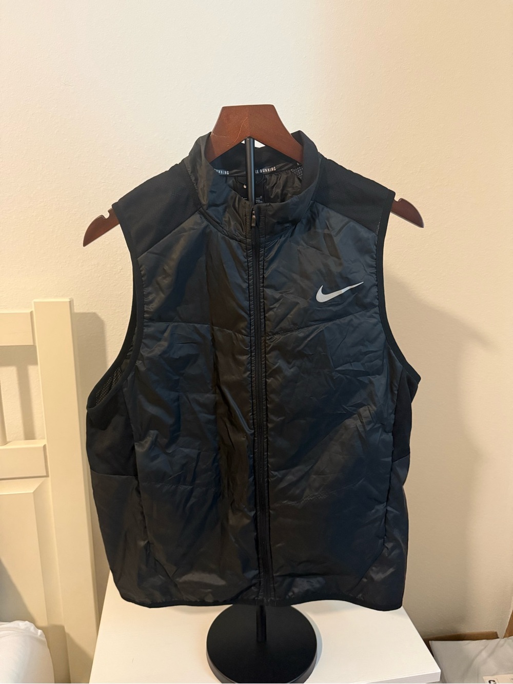 Nike Men’s Black Quilted Sleeveless Vest with Reflective Swoosh